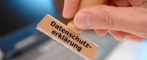 Das Bild zeigt einen Stempel mit der Aufschrift Datenschutzerklärung